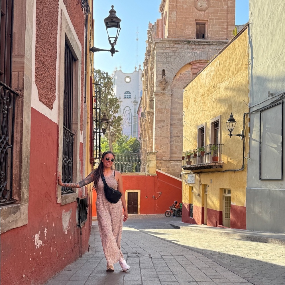 Meet your Posher, Claudia